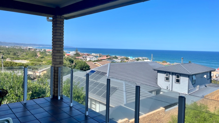 4 Bedroom Property for Sale in Reebok Western Cape